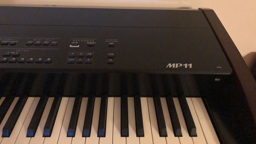 Piano Kawai MP11 + stand