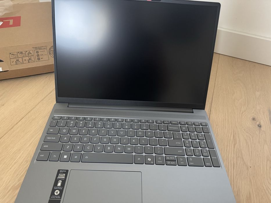 Laptop LENOVO IdeaPad Slim 3 15IRH10 15.3"