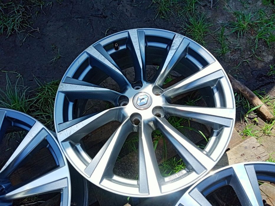 5/114,3 r19 et40 Nissan Renault