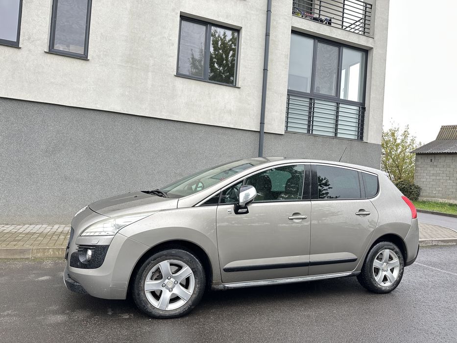 Автомобіль Peugeot 3008