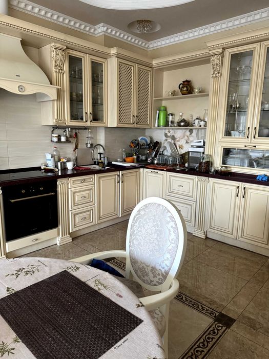 Пропонується в оренду будинок з виходом на воду