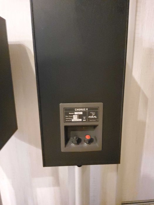 Glosniki FOCAL CHORUS plus oryginalne standy Focal