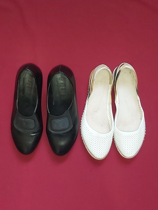 Две пары симпатичной обуви по цене одной. Стелька 23 см.