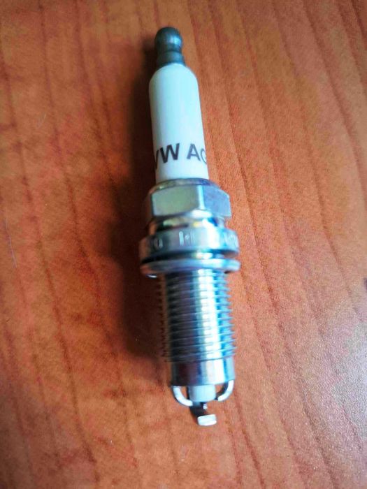 101905620 VAG свечи  зажигания