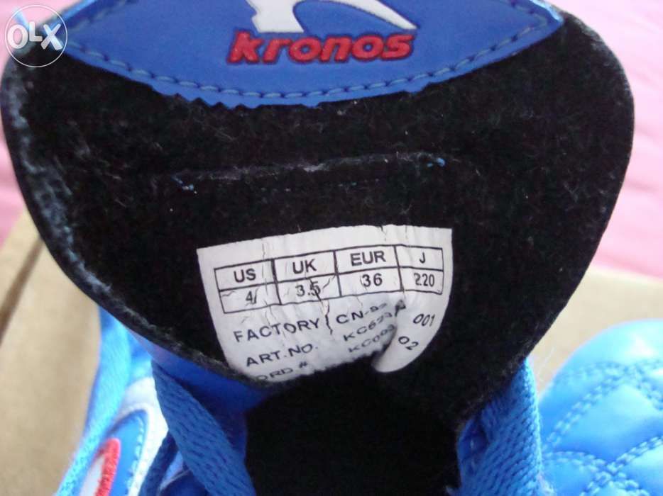 Chuteiras de futebol Kronos tamanho 36