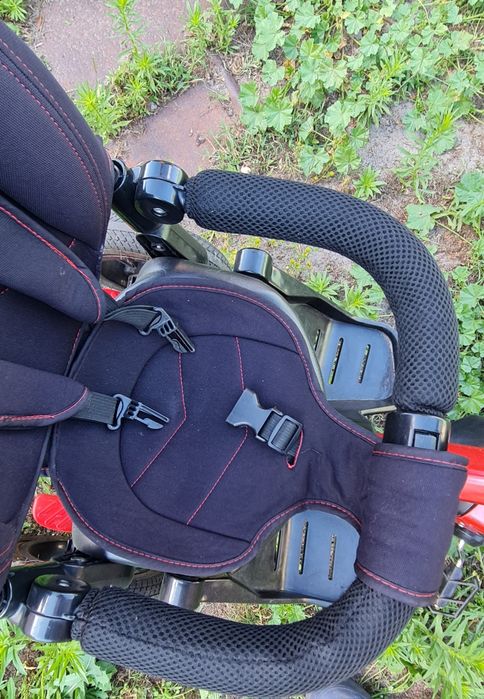 Велосипед з батьківською ручкою Best Trike