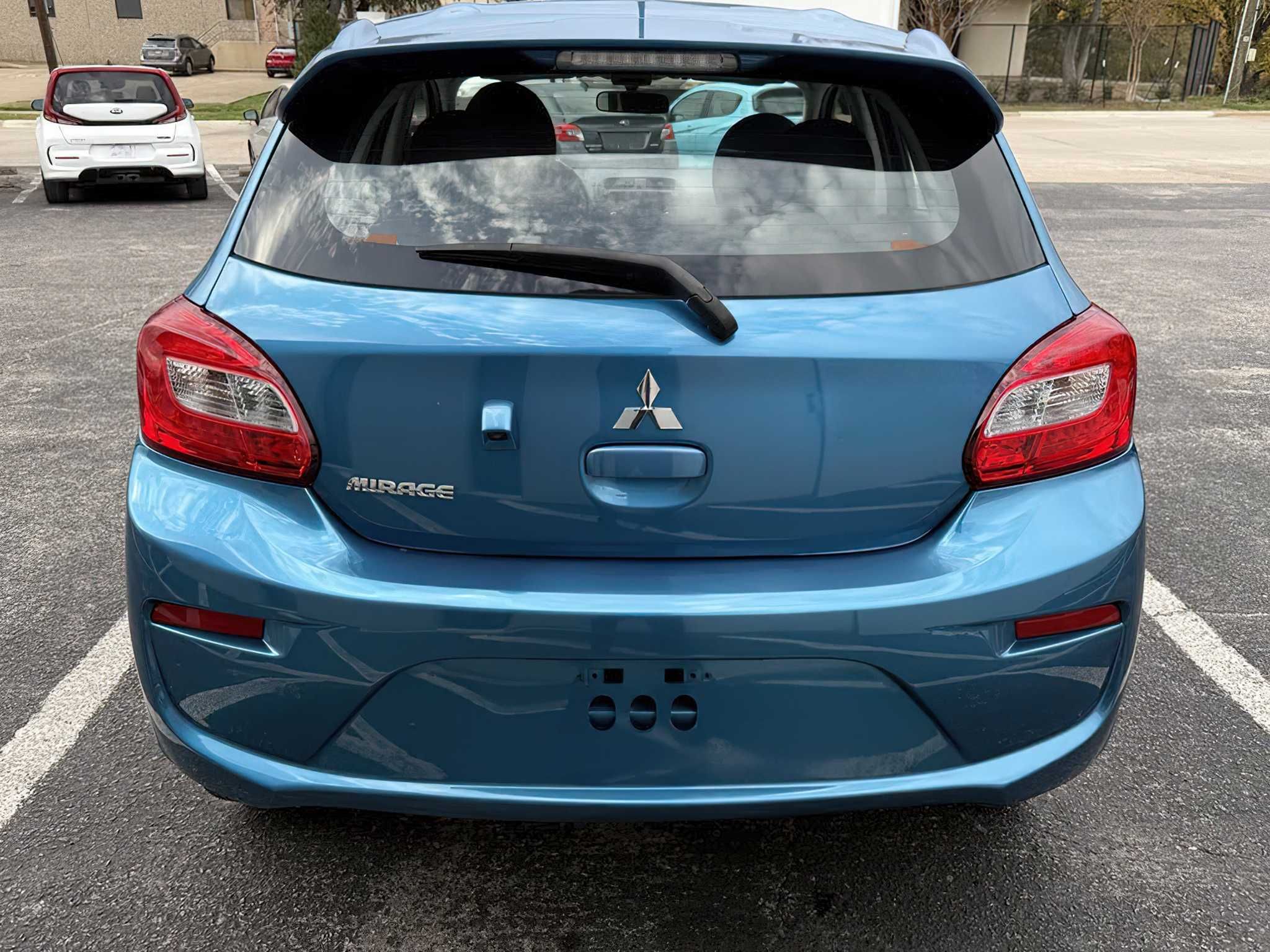 Mitsubishi Mirage ES 2020