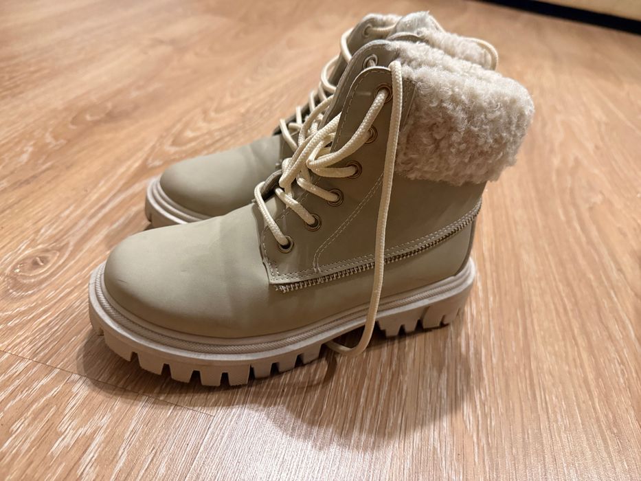 Ботінки жіночі  36 бежеві зимові
