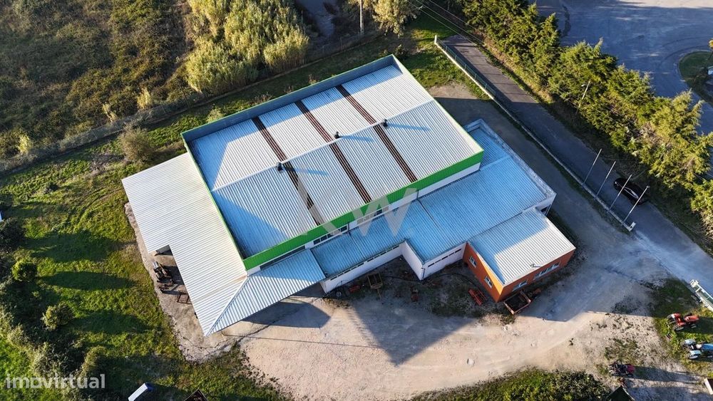 Armazém/Oficina com Espaço Comercial e Escritório em Cantanhede