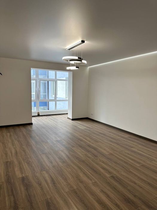 Продаж 2 км квартири з ремонтом в центрі міста
