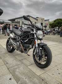 Ducati Monster 696