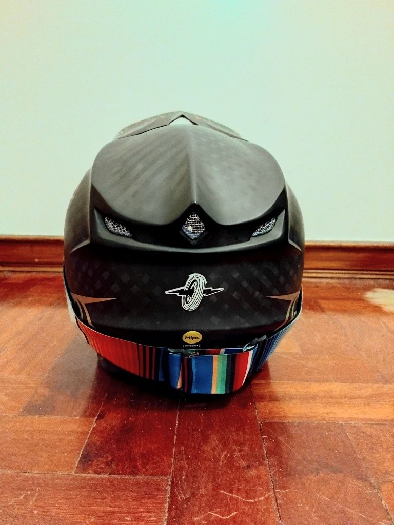 Capacete Troy Lee SE Carbon