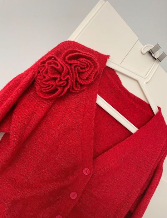 Sweter Zara Czerwony Kardigan m róże 3d kwiaty róża broszka butrym