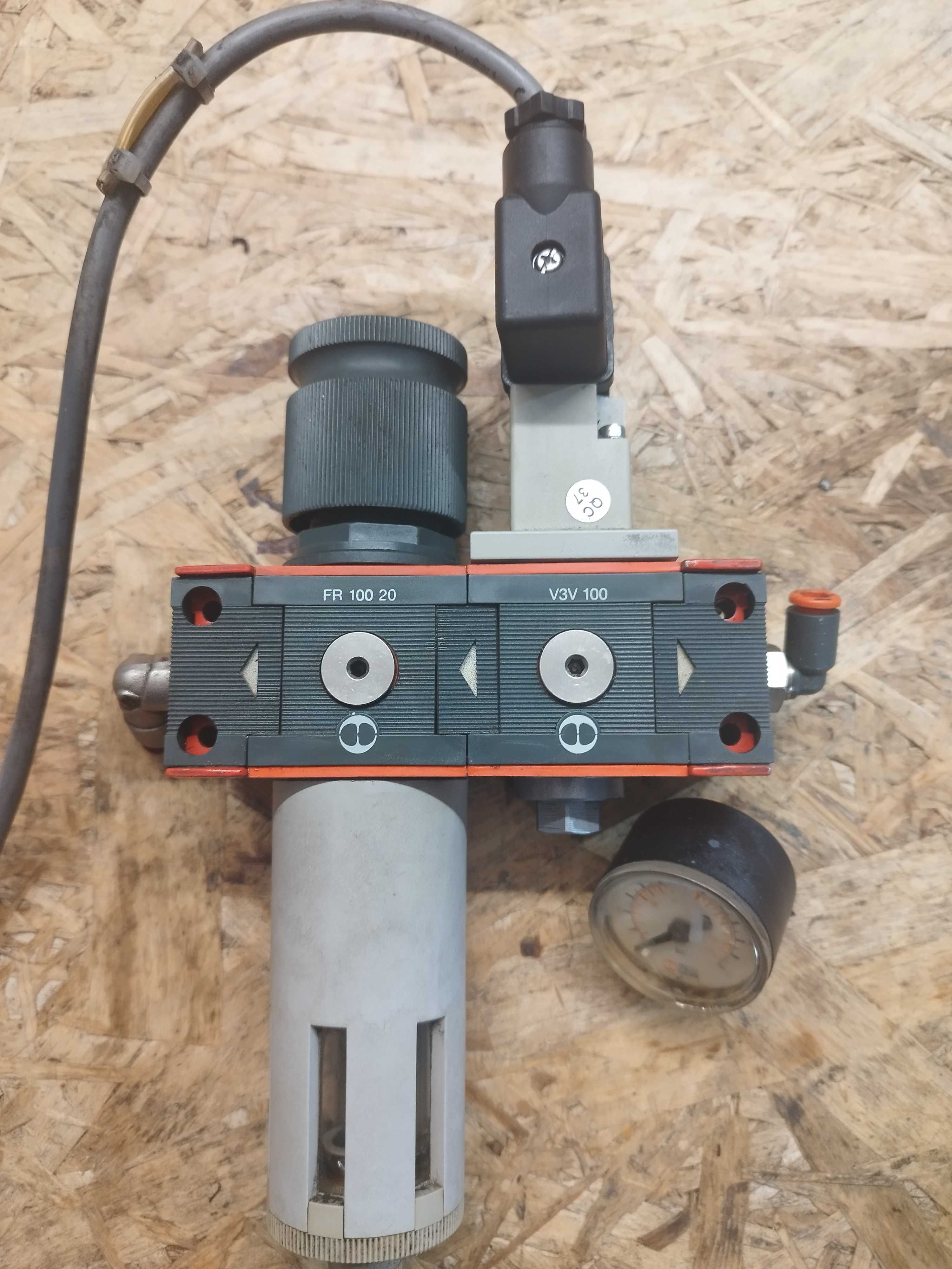 Zawór odcinający elektryczny, V3V 100 + Filtr-reduktor FR 100 20