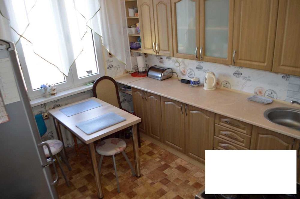 Sprzedam 50 m² dwa pok. + balkon + piwnica + parking za szlabanem