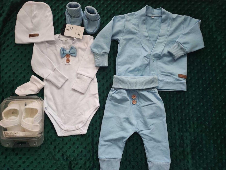 Sprzedam komplet do chrztu dla chłopca  rozmiar  68