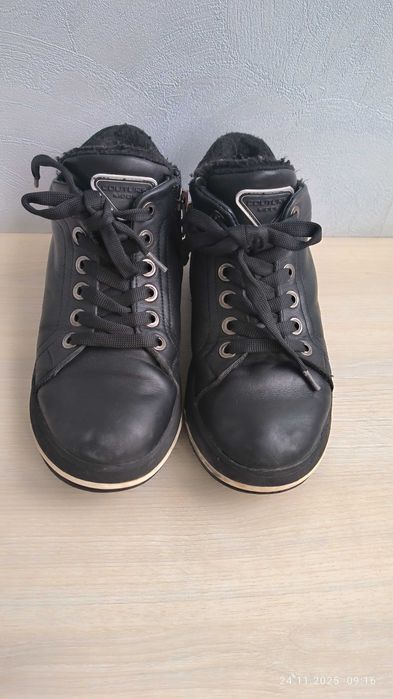 Черевики кросівки р.35-36 натуральна кожа на меху