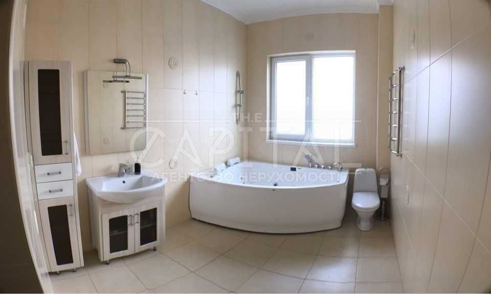 ОРЕНДА Великий сімейний будинок з терасою та камінном поруч із метро!