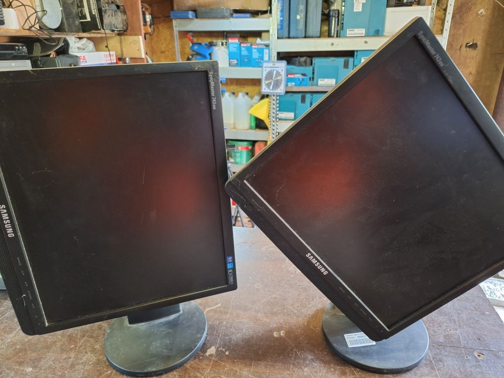 Monitor samsung syncmaster 743 bm