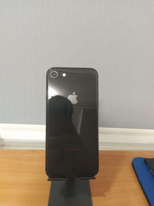 Продам iPhone 8 без айклауда в робочому стані