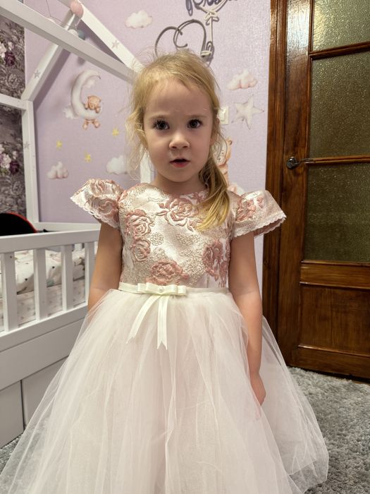 Свʼяткова сукня, пишна, фатинова, рожева, 98,104. 4-5 років