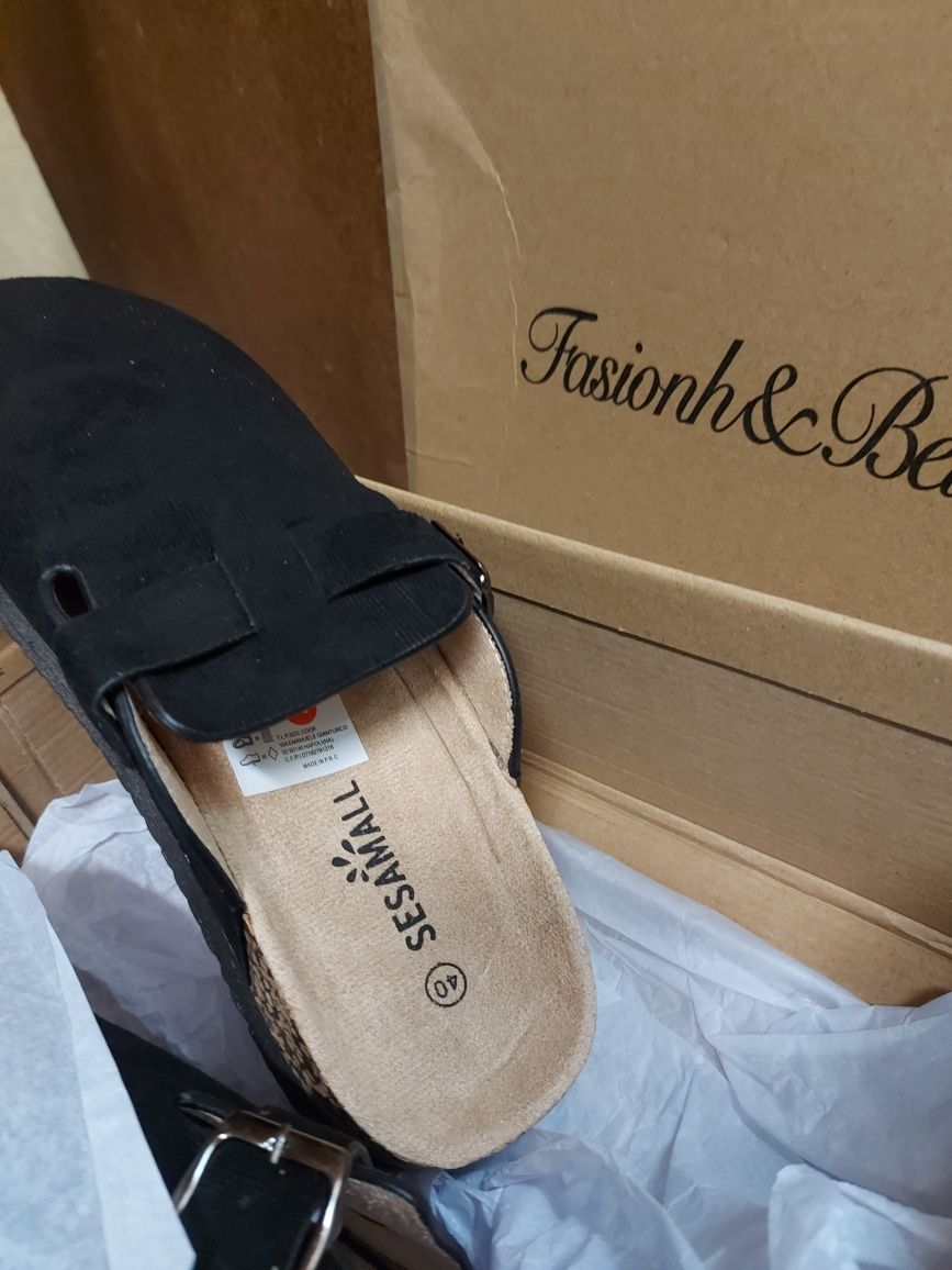 Chinelas pretas 40