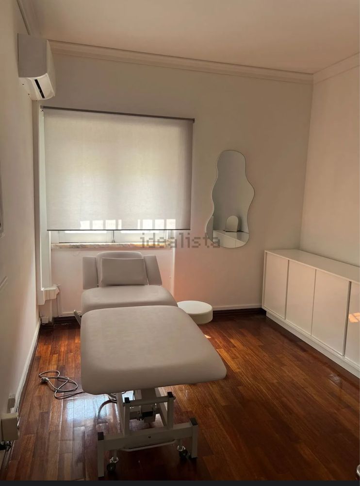 Clinica dentaria Trespasse com renda 735€ AV. ALMIRANTE REIS