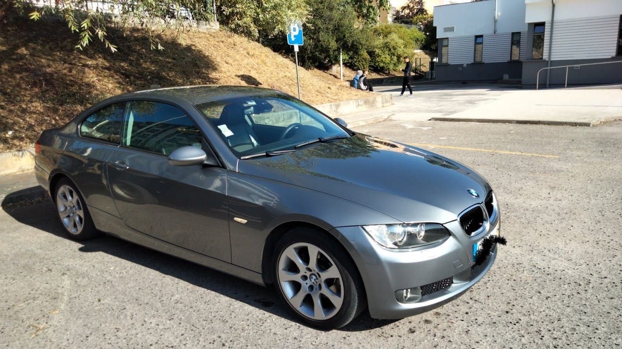 Carro BMW 320d em ótimo estado