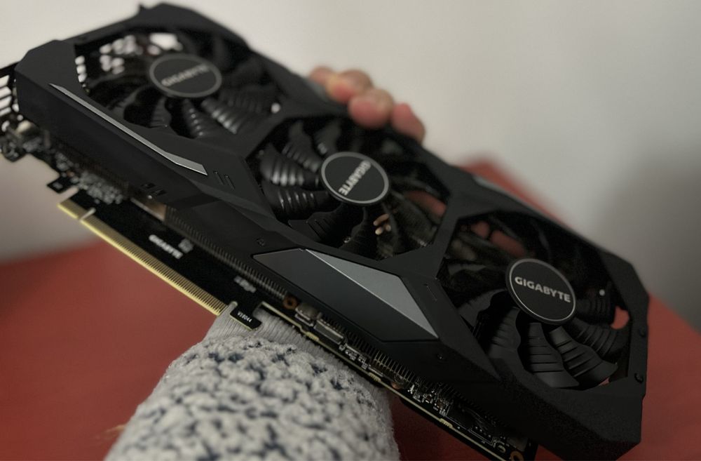 RTX 2070 SUPER gigabyte gaming oc 8g