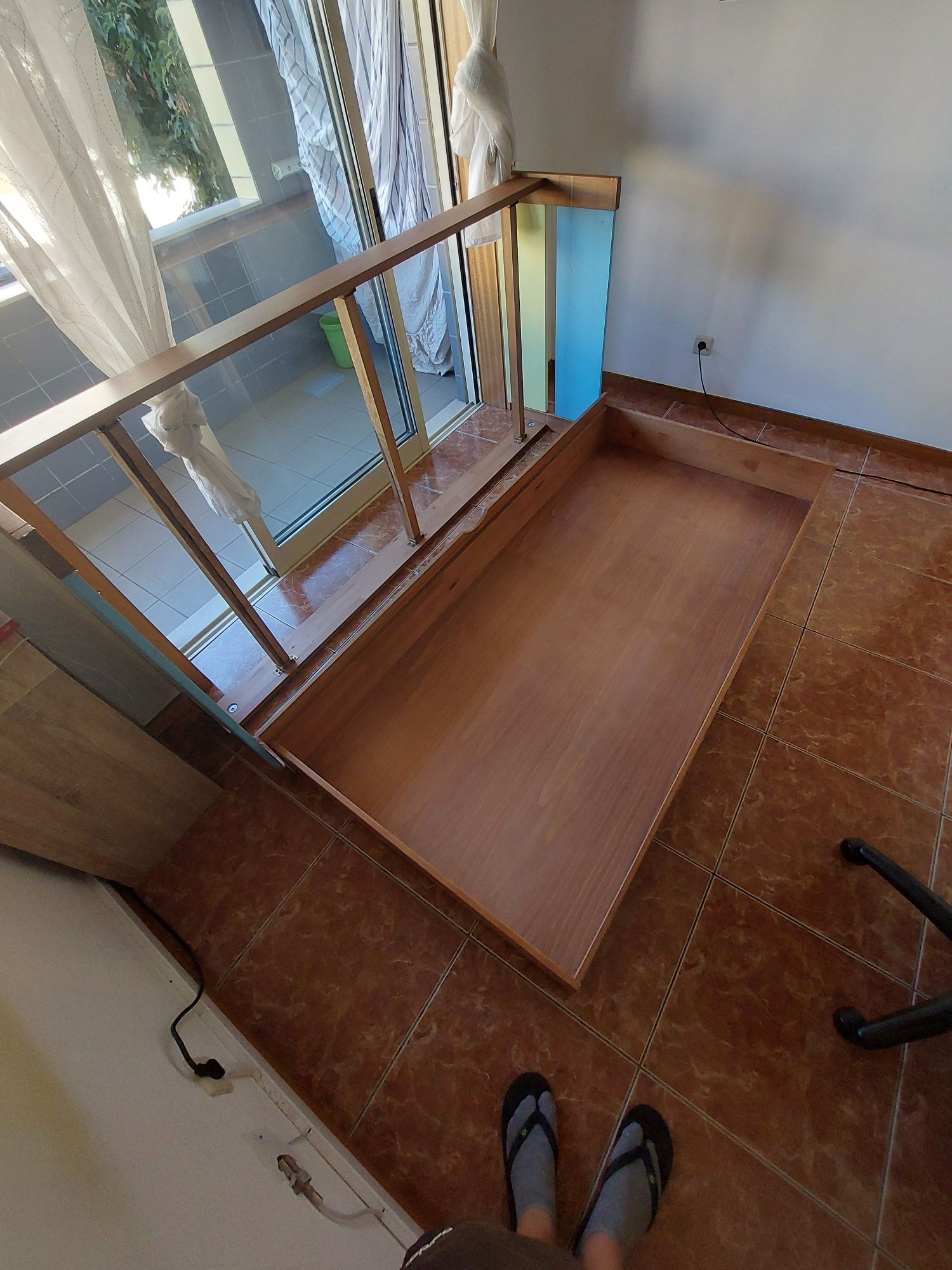 Cama de solteiro com gavetão por baixo + colchão viscoelástico próprio