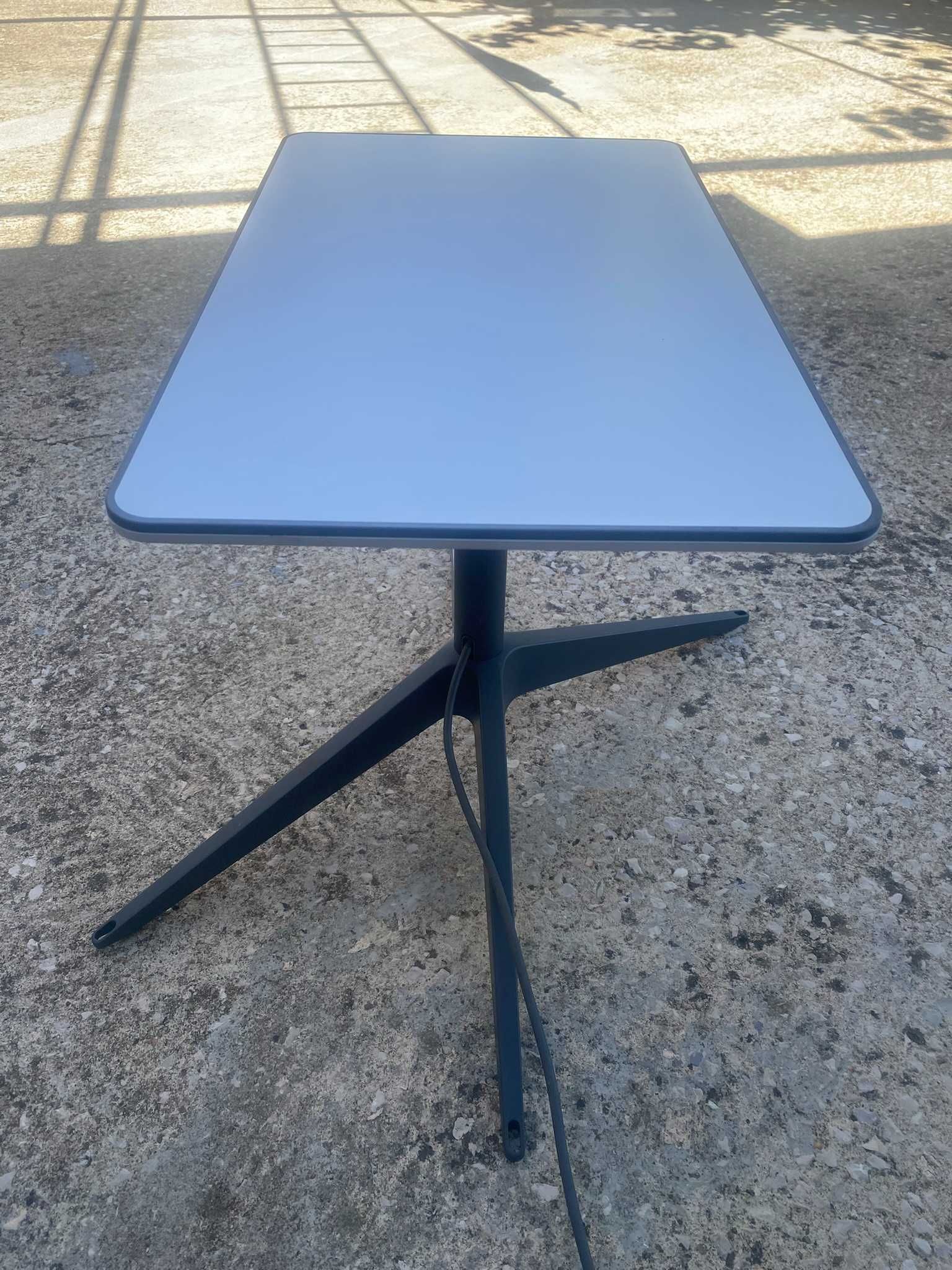 Kit Starlink Gen 2 usado: prato, router e suporte.