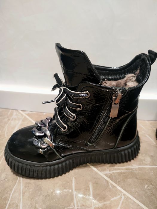 Ботинки зимние на девочку 27 р.