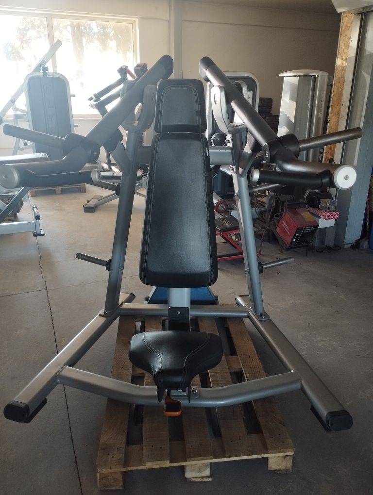 Maszyna hammer na barki wyciskanie Precor shoulder press