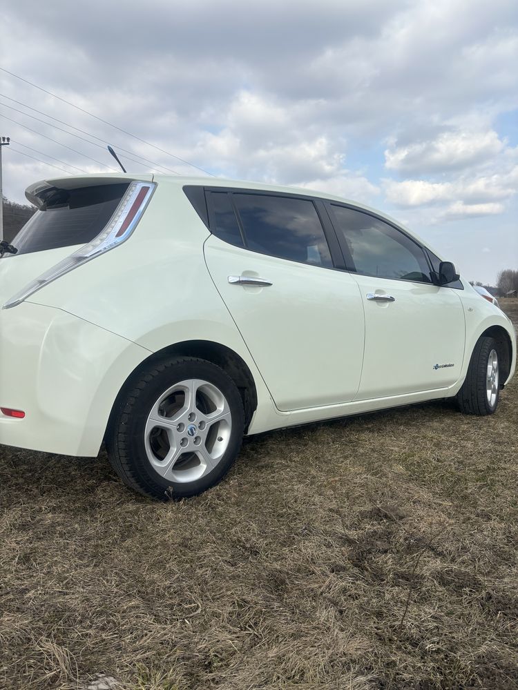 Nissan Leaf 2011