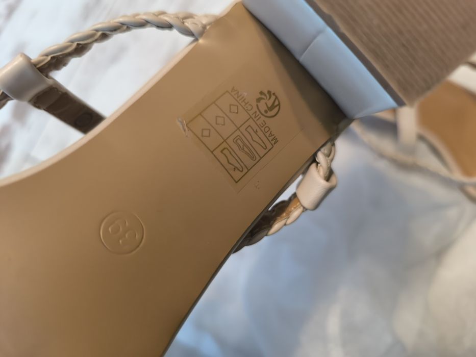 Sandały damskie 39 na obcasie