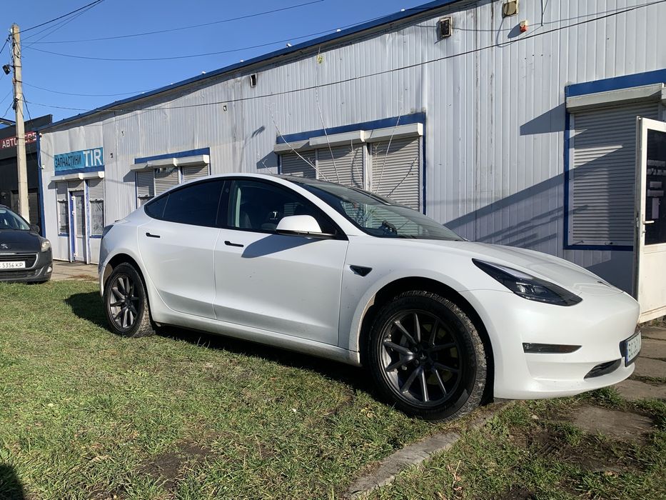 Tesla model 3 long range