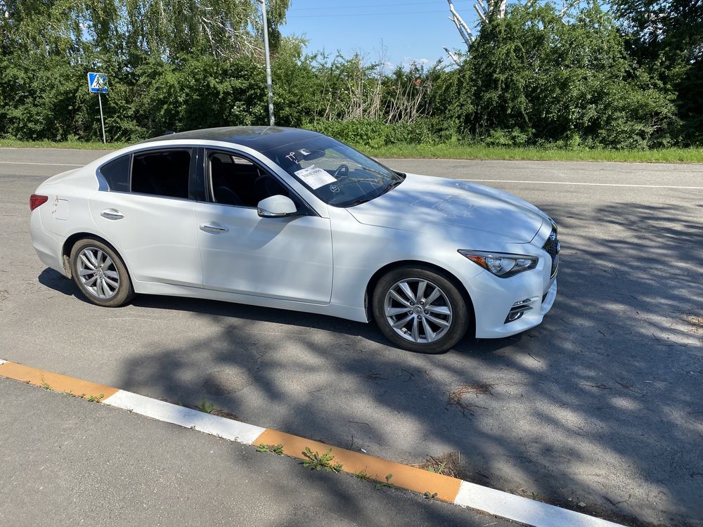 Продам inginiti q50