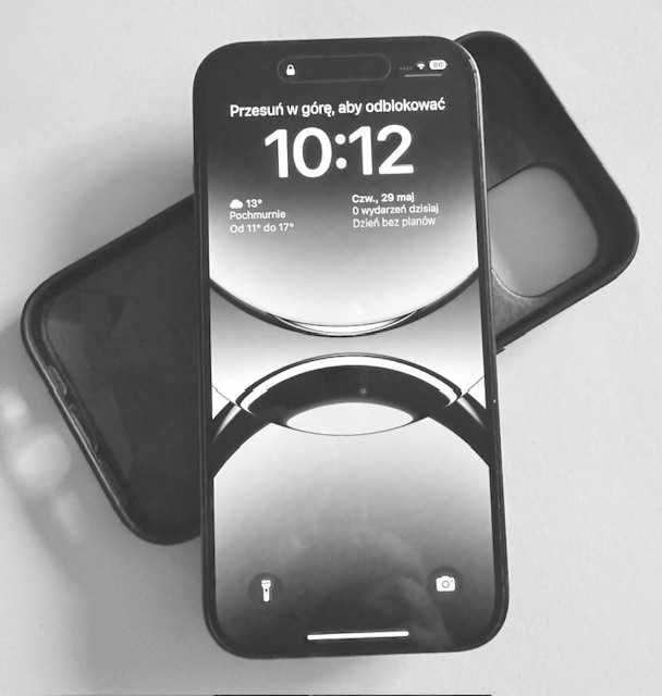 iPhone 15 na gwarancji w idealnym stanie