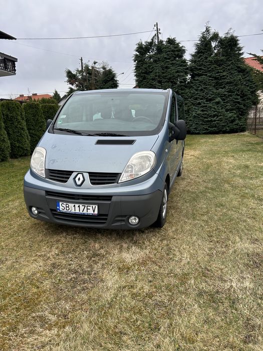 Renault Trafic, 8 osobowy, 2011 rok, bardzo dobry stan