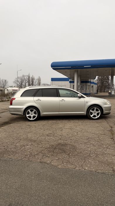 Toyota Avensis 2.0 дізель в гарному стані