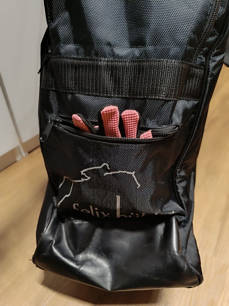 Torba, pokrowiec na oficerki, kask, bacik Felix Buhler