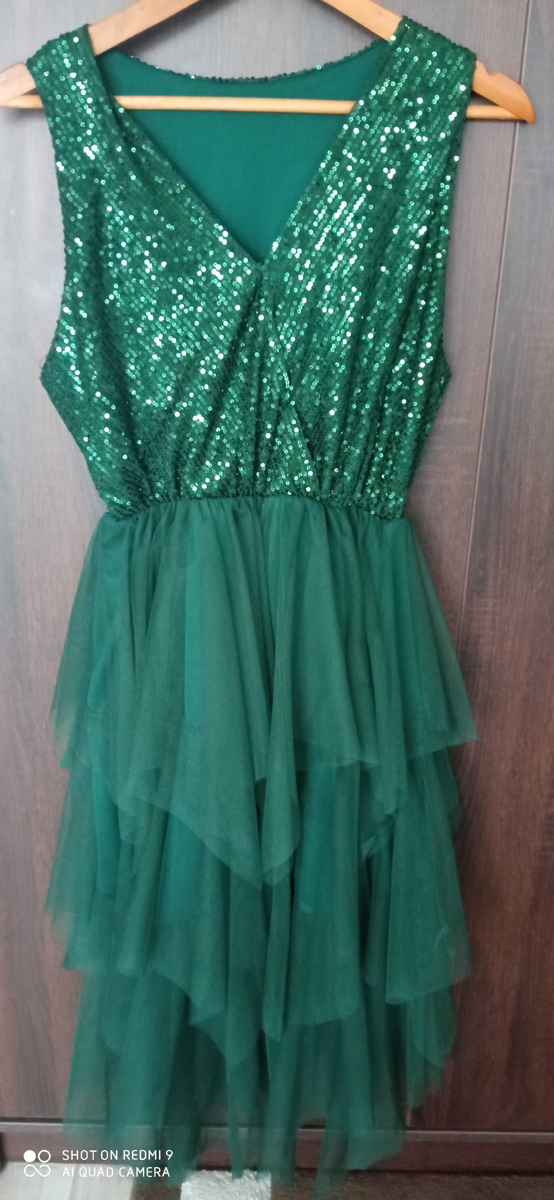 Sukienka z tiulem i z cekinami zielona