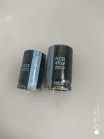 Kondensatory 470uF 200V