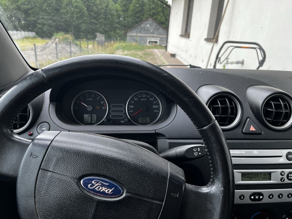 Ford fiesta mk6 1.6 101 km