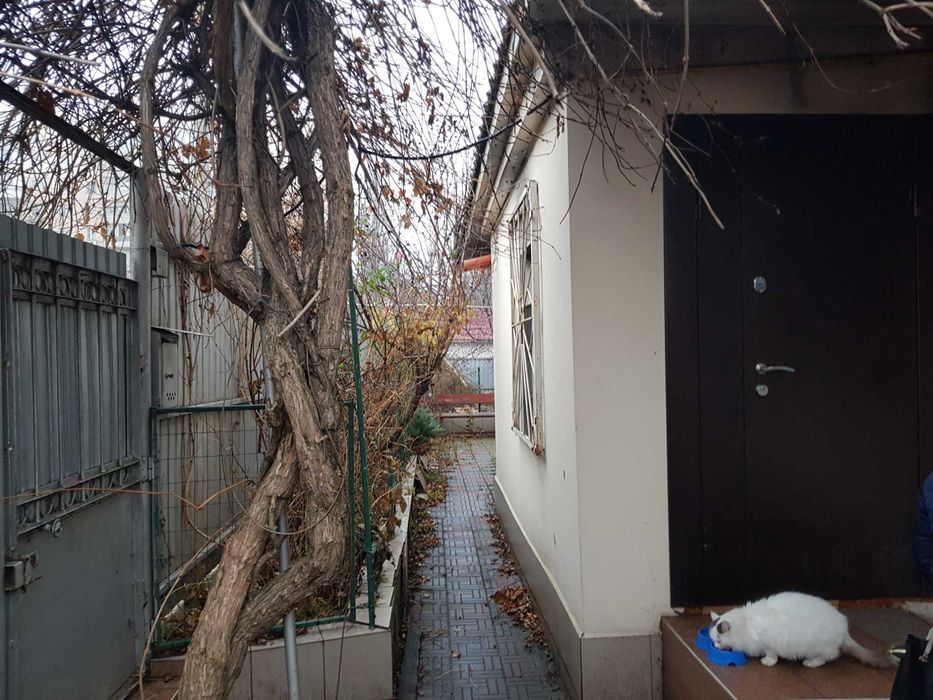 Продам дом с участком район Архитекторской/Отважных