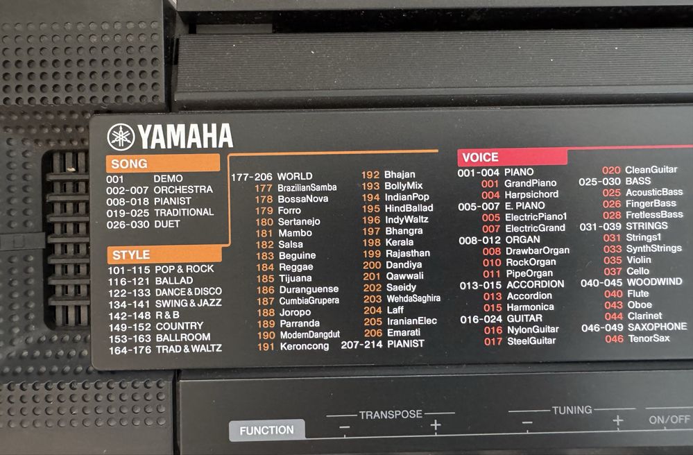 Синтезатор Yamaha PSR-F51 + пюпітр і адаптер живлення