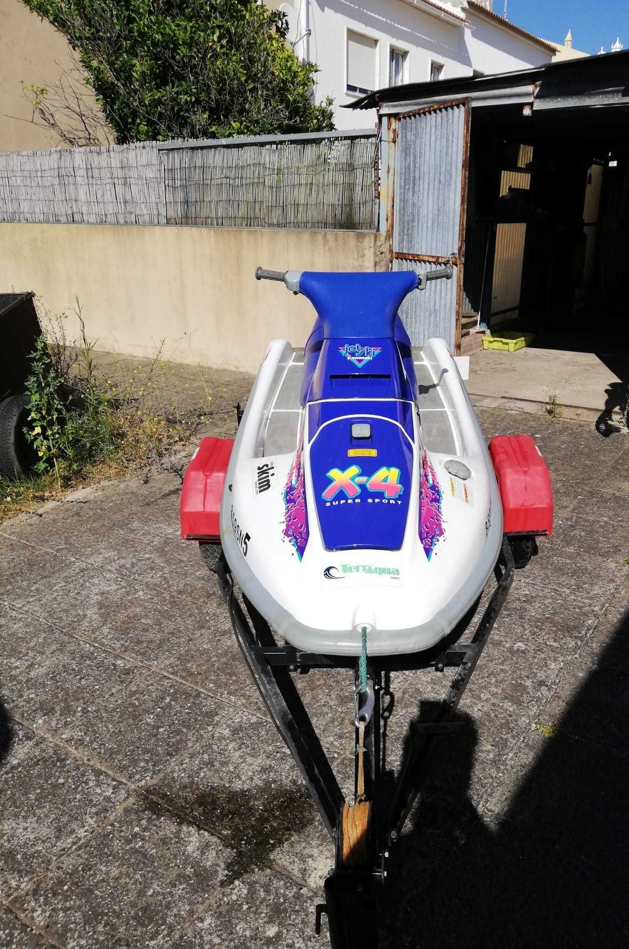 Mota de água Kawasaki 750