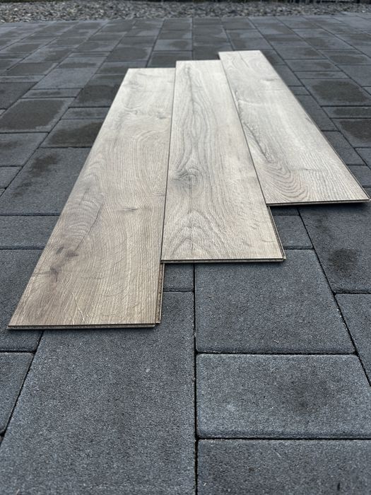 Ламінат EGGER EL2077 "Дуб Лойя коричнева" 8мм/32 фаска 4V 500грн/м2