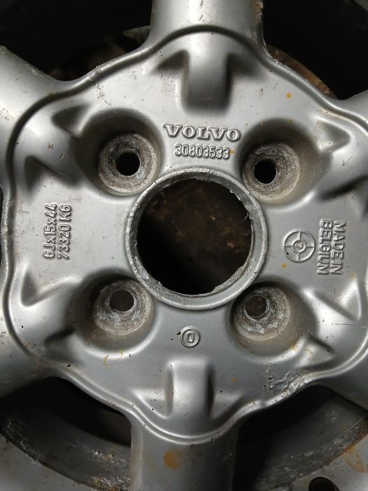 FELGA VOLVO V40 6x15 ET44 4x114,3