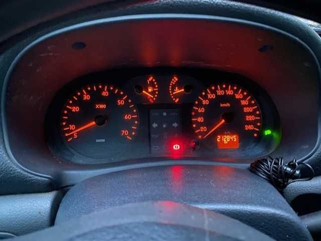 Renault Clio RXE 1.2 3P 2000